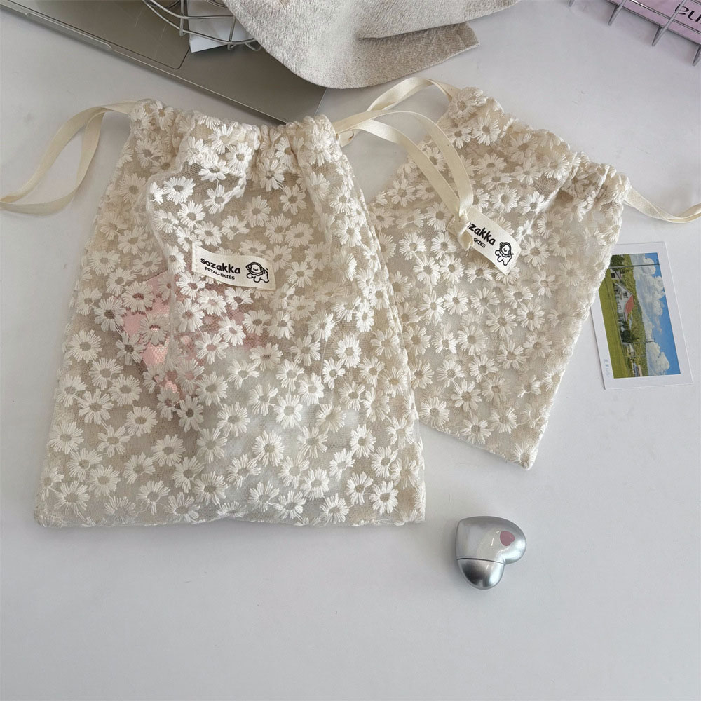 Kant geborduurde Daisy Mesh ma - Travel Accessories Pouch recensie en prijs